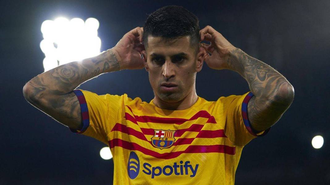 Fenerbahçeli yıldız da listeye girdi! İşte dünyanın en pahalı savunmacıları 13